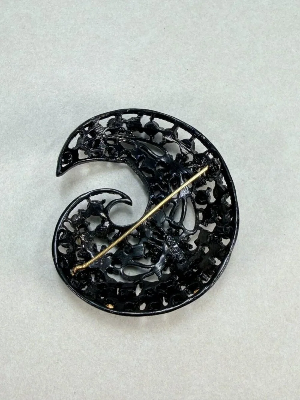 Vintage M.JENT Black Rhinestone Swirl Brooch Gold Tone Openwork Statement Pin